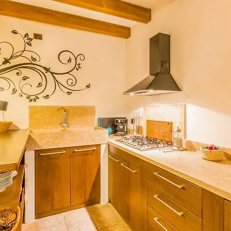 Villa Sleeps 5 Pool Air Con Wifi Lazise