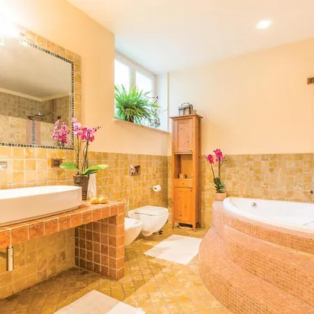 Sleeps 5 Pool Air Con Wifi Villa Lazise