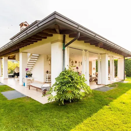 Sleeps 5 Pool Air Con Wifi Villa