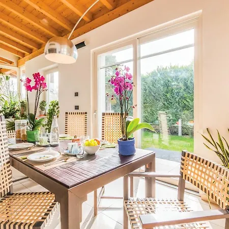Sleeps 5 Pool Air Con Wifi Villa