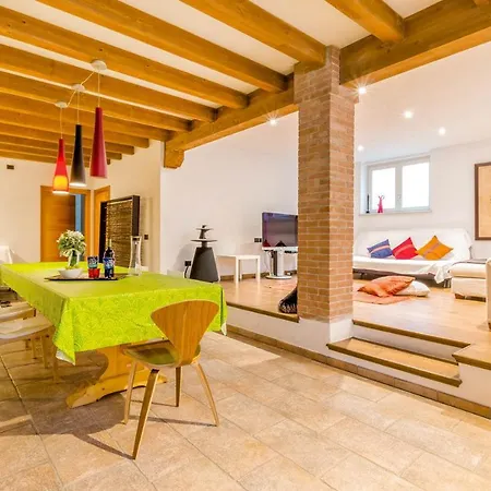 Villa Sleeps 5 Pool Air Con Wifi *