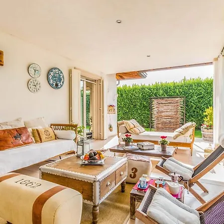 Villa Sleeps 5 Pool Air Con Wifi Lazise